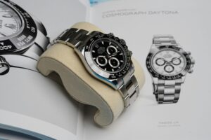 A Guide on How to Spot a Fake Rolex